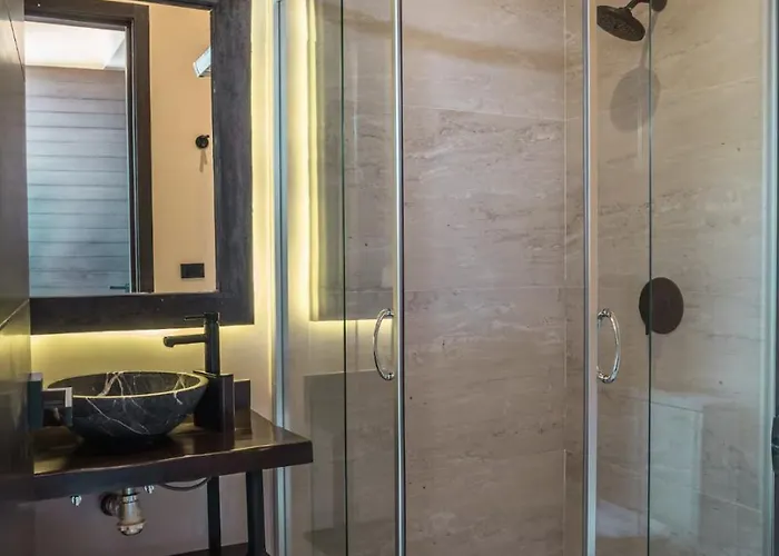 Villa Enchanting 4br Villaδ Pool& Rooftopδprime Location *