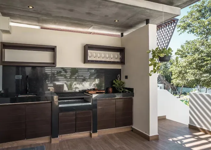 Enchanting 4br Villaδ Pool& Rooftopδprime Location *